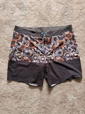 Patagonia Hydropeak Board Shorts Men’s 40 Black Floral Surf Swim Trunks